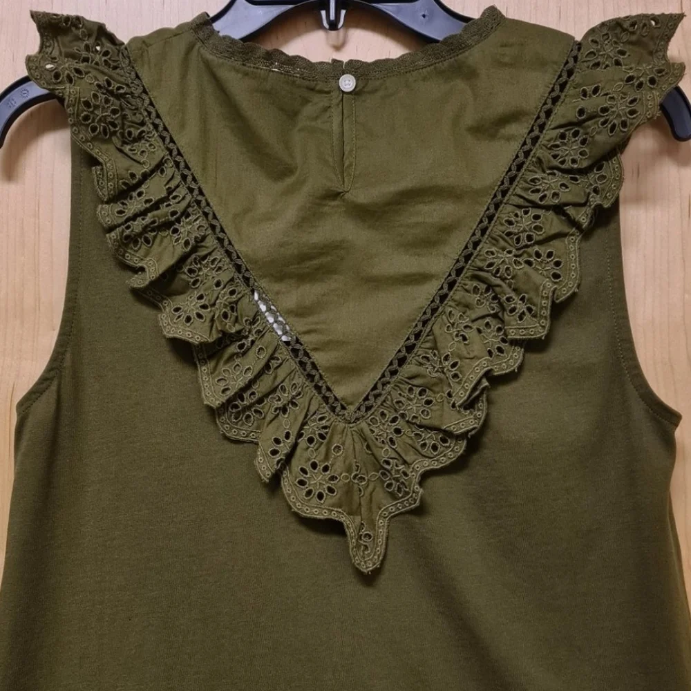 J Crew Eyelet Ruffle Front Tank - Picture 4 of 9